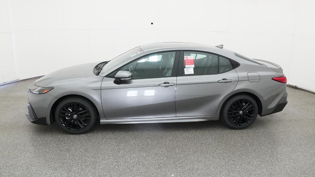 2026 Toyota Camry SE photo 4