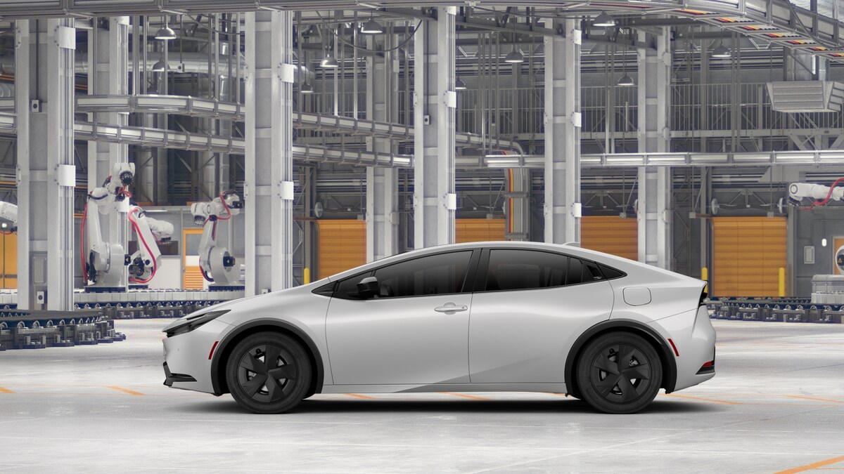 2026 Toyota Prius LE photo 4