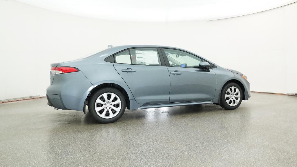 2026 Toyota Corolla LE photo 3