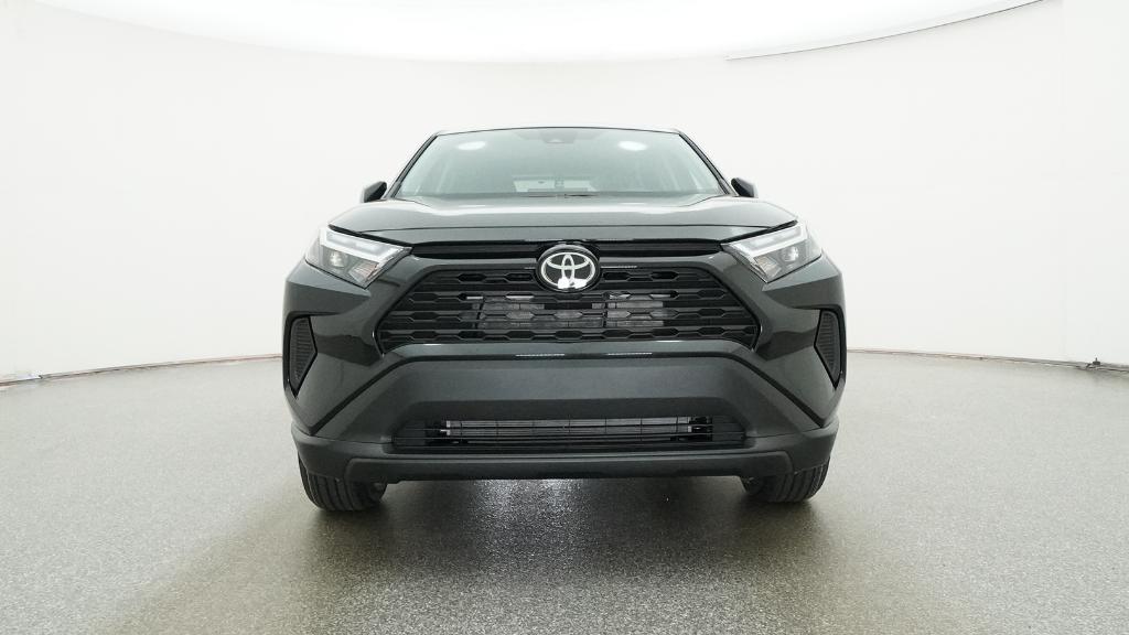 2025 Toyota RAV4 LE photo 4