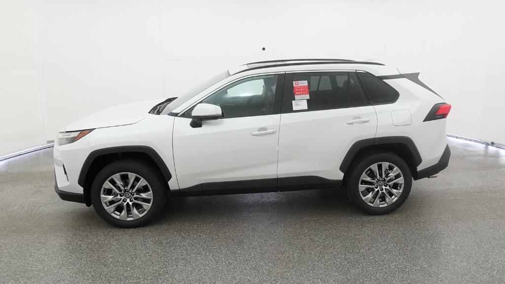 2025 Toyota RAV4 XLE Premium photo 4