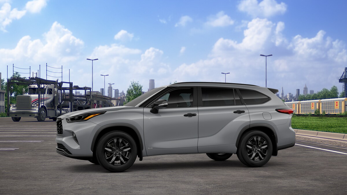 2025 Toyota Highlander Hybrid XLE photo 3