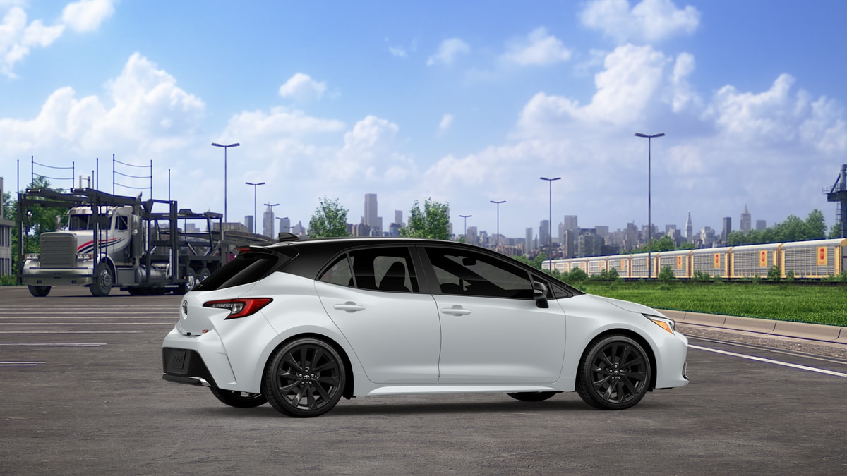 2027 Toyota Corolla Hatchback XSE - Photo 11