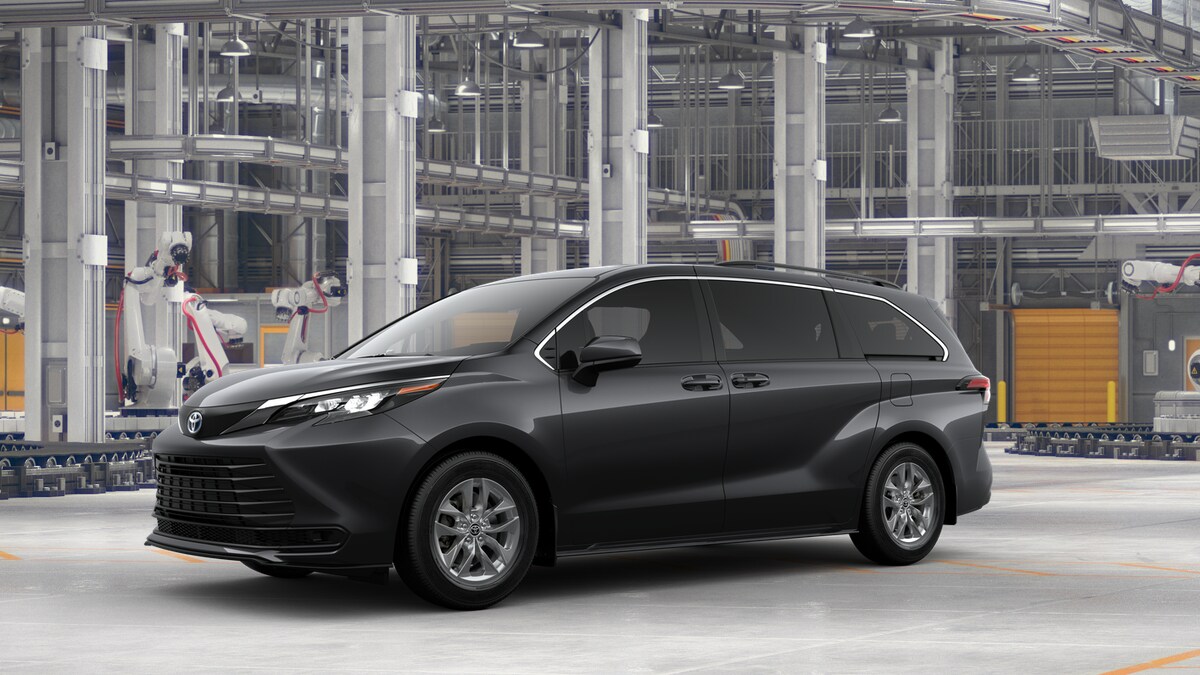 2025 Toyota Sienna LE photo 2