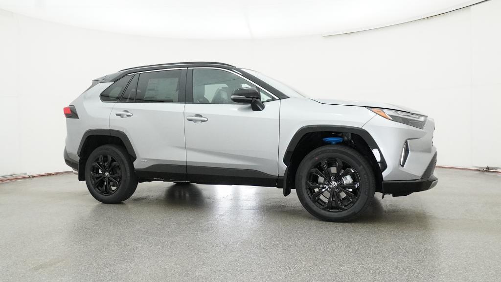 2025 Toyota RAV4 Hybrid XSE photo 3