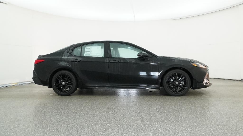 2026 Toyota Camry SE photo 4