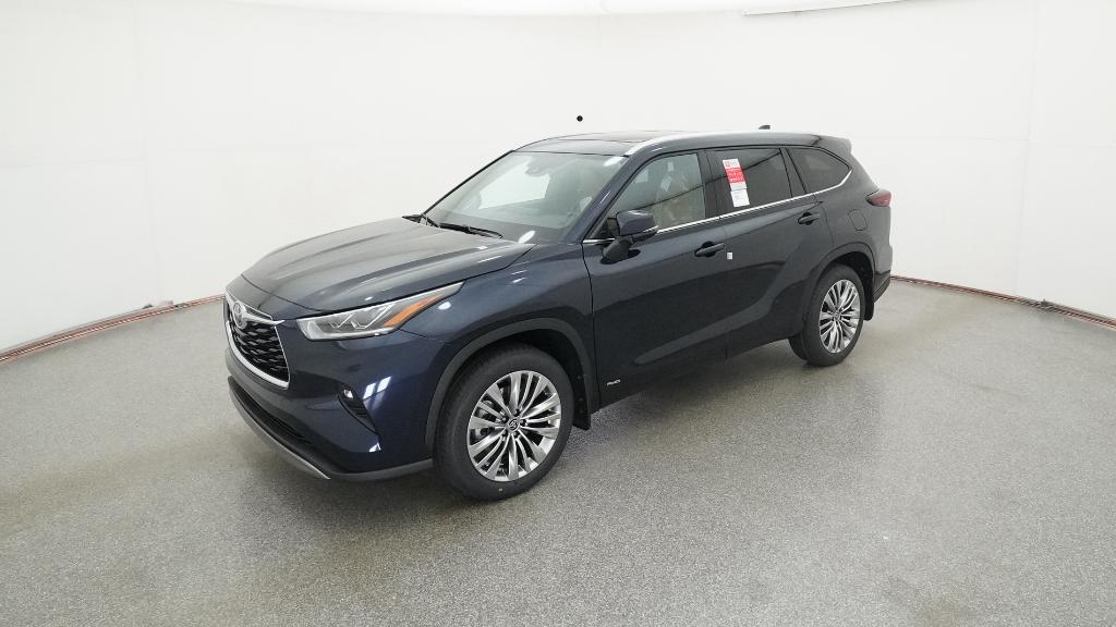 2026 Toyota Highlander Platinum's photo