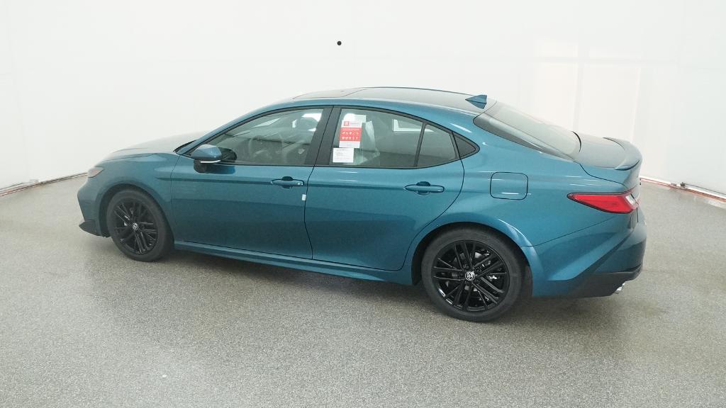 2026 Toyota Camry SE photo 4