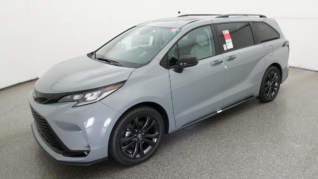 2026 Toyota Sienna XSE 7-Passenger Hybrid FWD's photo