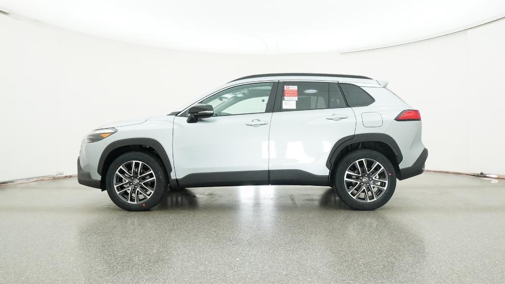 2026 Toyota Corolla Cross XLE photo 3