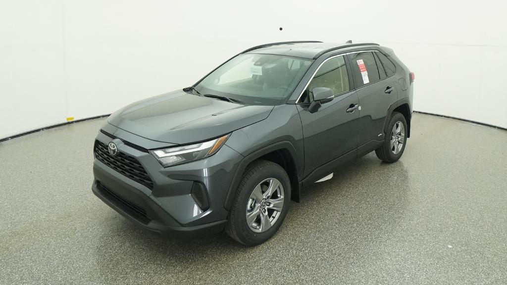 2025 Toyota RAV4 XLE's photo