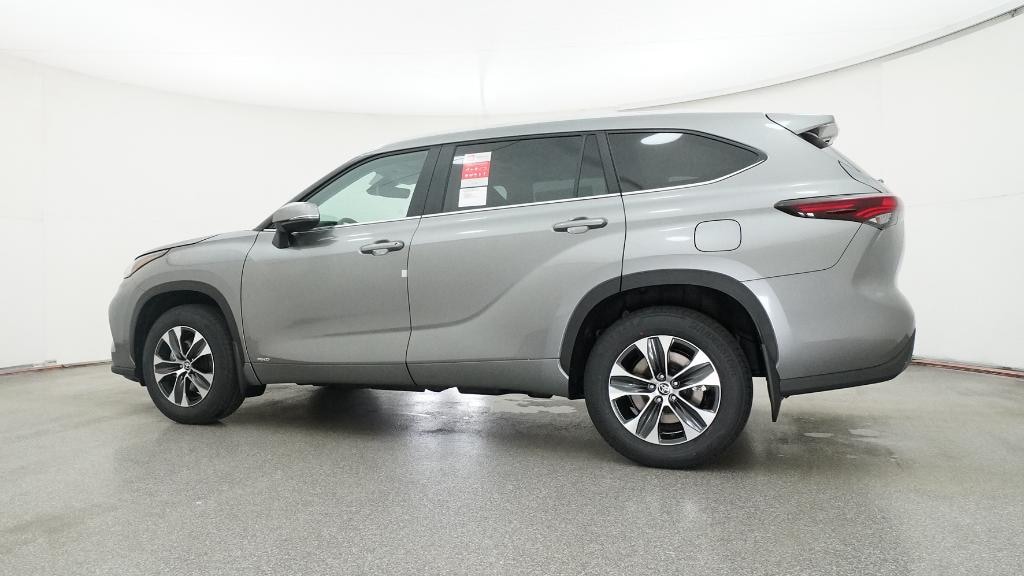 New 2026 Toyota Highlander Hybrid XLE SUV