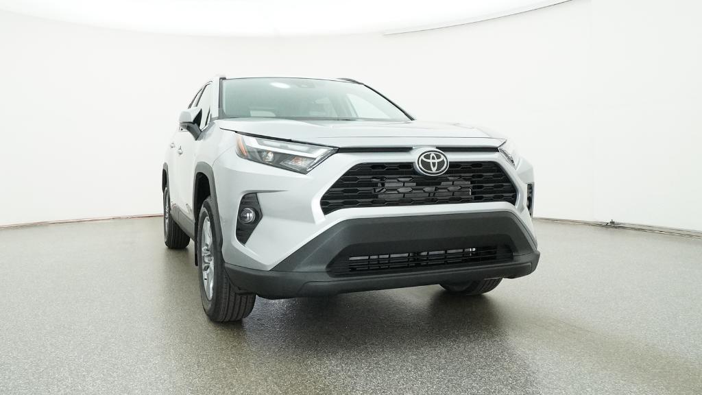 2025 Toyota RAV4 Hybrid XLE photo 2