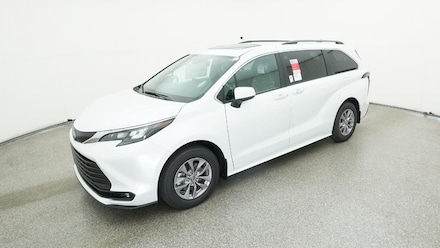 2025 Toyota Sienna XLE 8 Passenger Van Passenger Van