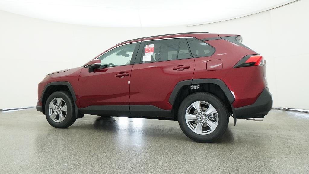2025 Toyota RAV4 XLE photo 3