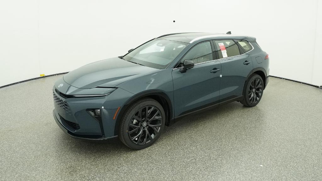 2025 Toyota Crown Signia Limited's photo