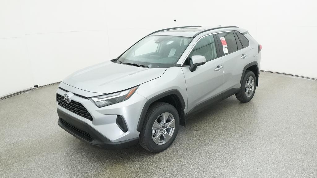 2025 Toyota RAV4 XLE's photo
