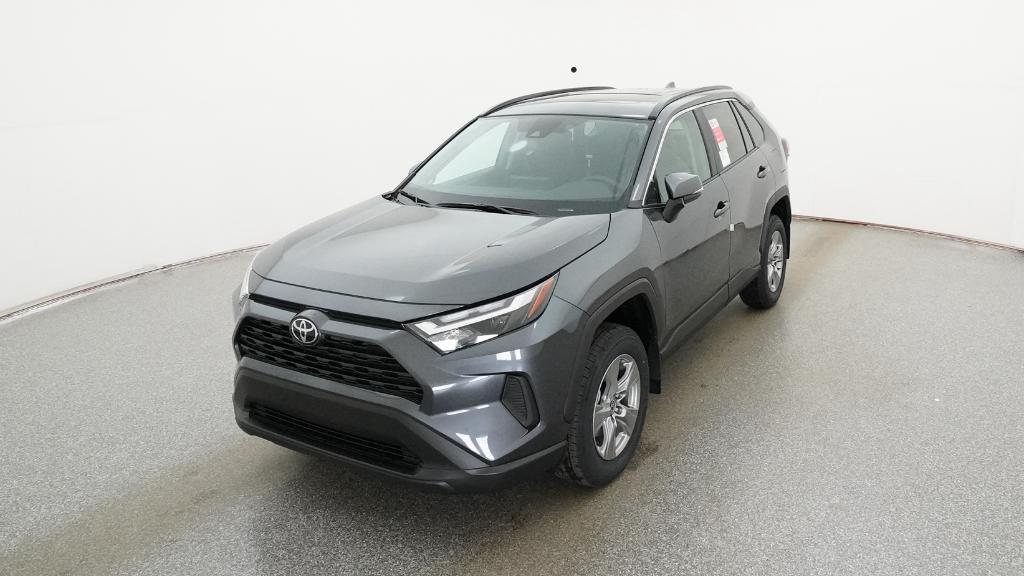 2025 Toyota RAV4 XLE photo 4