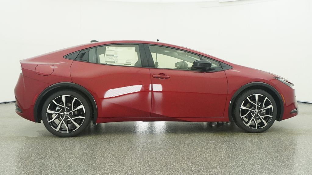 2026 Toyota Prius Plug-in Hybrid XSE - Photo 15