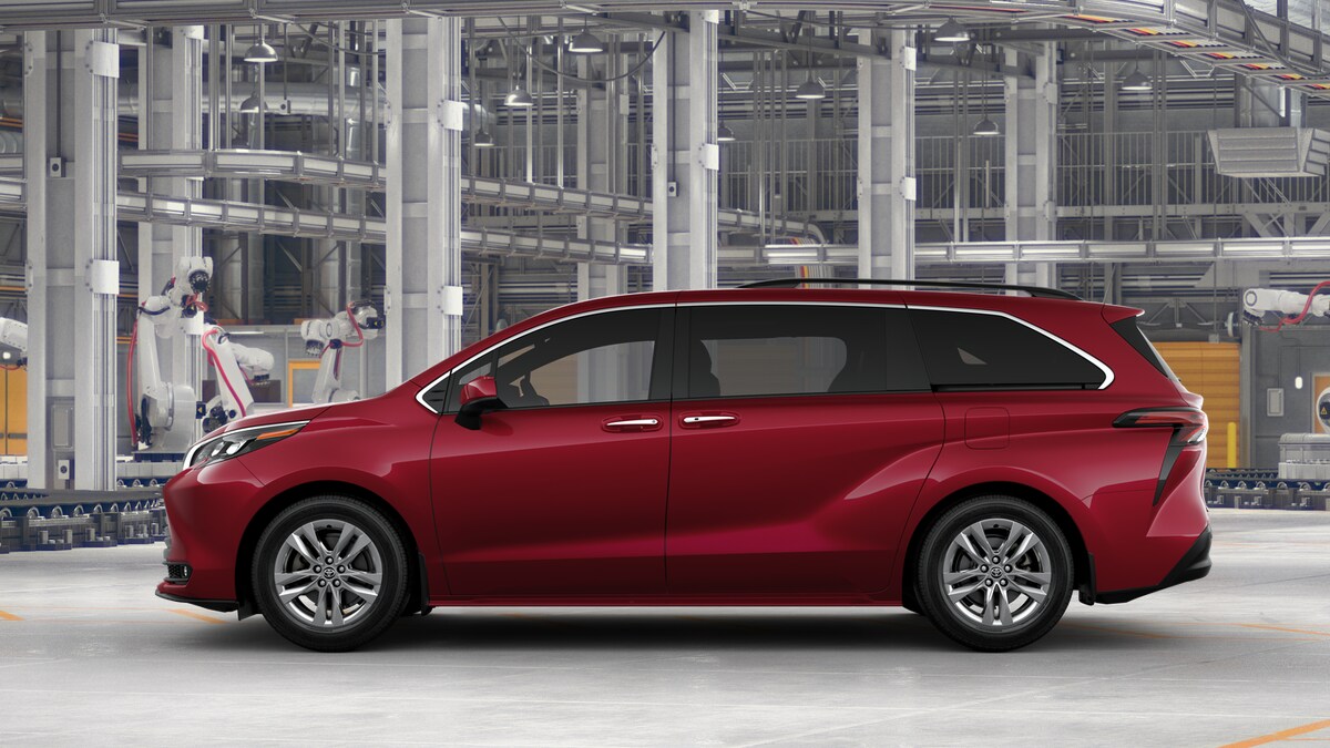 2025 Toyota Sienna XLE photo 4