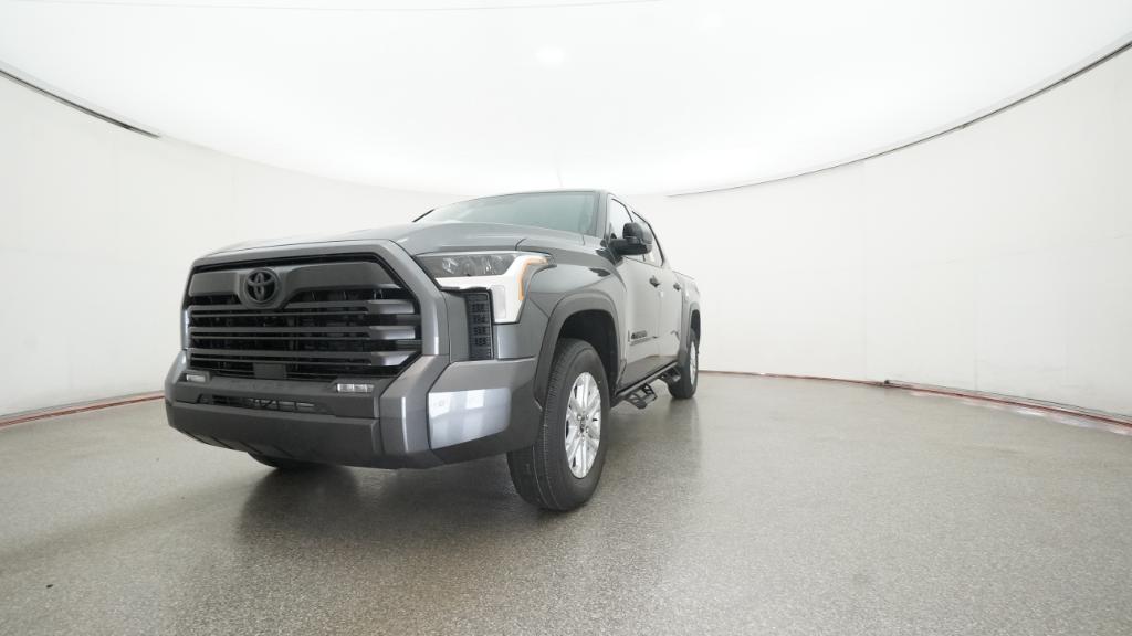 2026 Toyota Tundra SR5 CrewMax photo 4