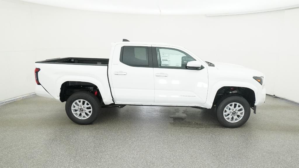 2025 Toyota Tacoma SR5 - Photo 24