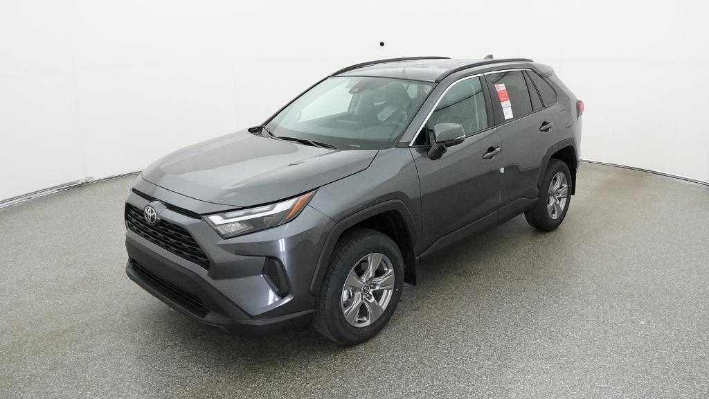 2025 Toyota RAV4 XLE's photo
