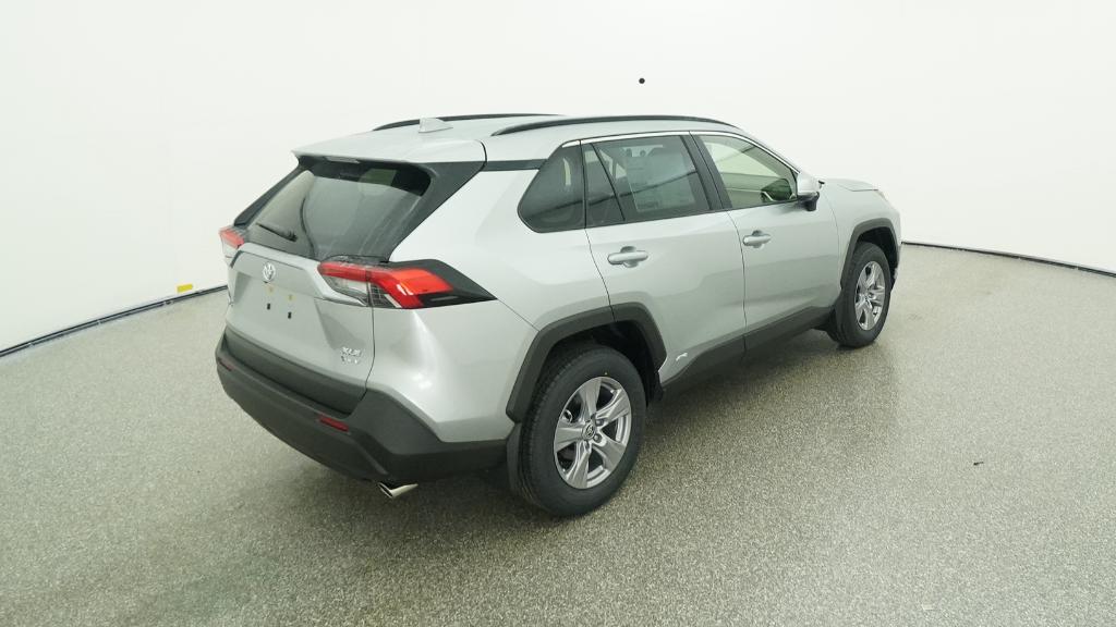 2025 Toyota RAV4 Hybrid XLE photo 3