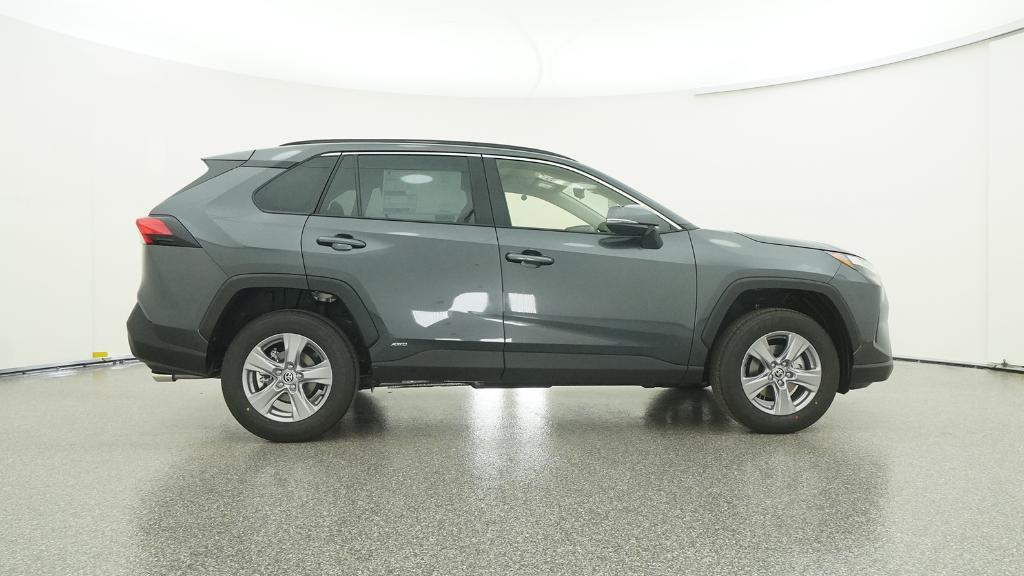 2025 Toyota RAV4 Hybrid XLE photo 2