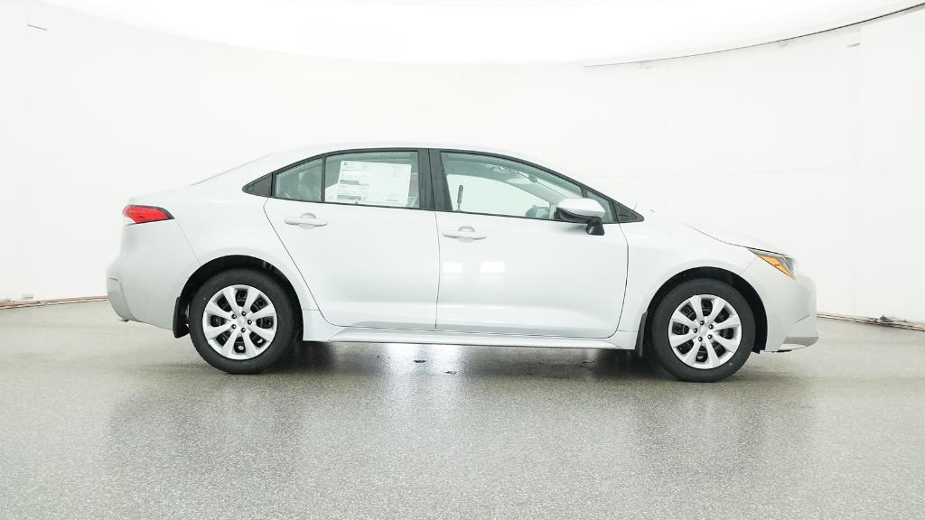 2026 Toyota Corolla LE photo 2