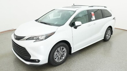 2026 Toyota Sienna XLE 8 PASSENGER