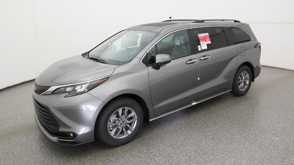 2026 Toyota Sienna 8 PASSENGER 