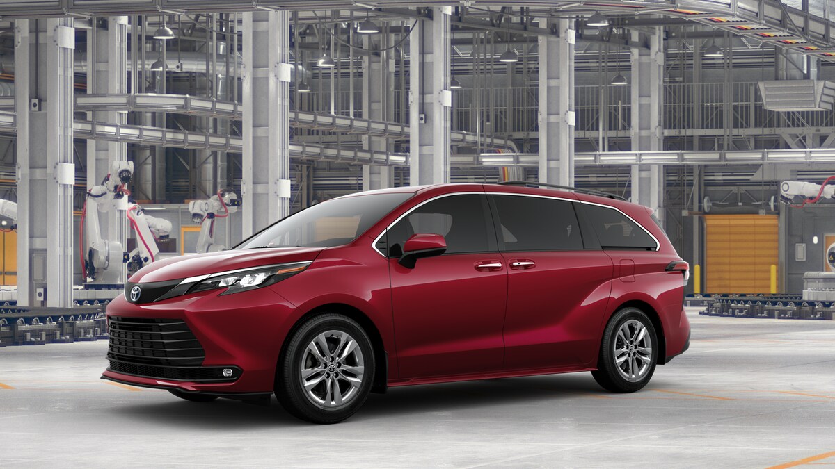 2025 Toyota Sienna XLE photo 2