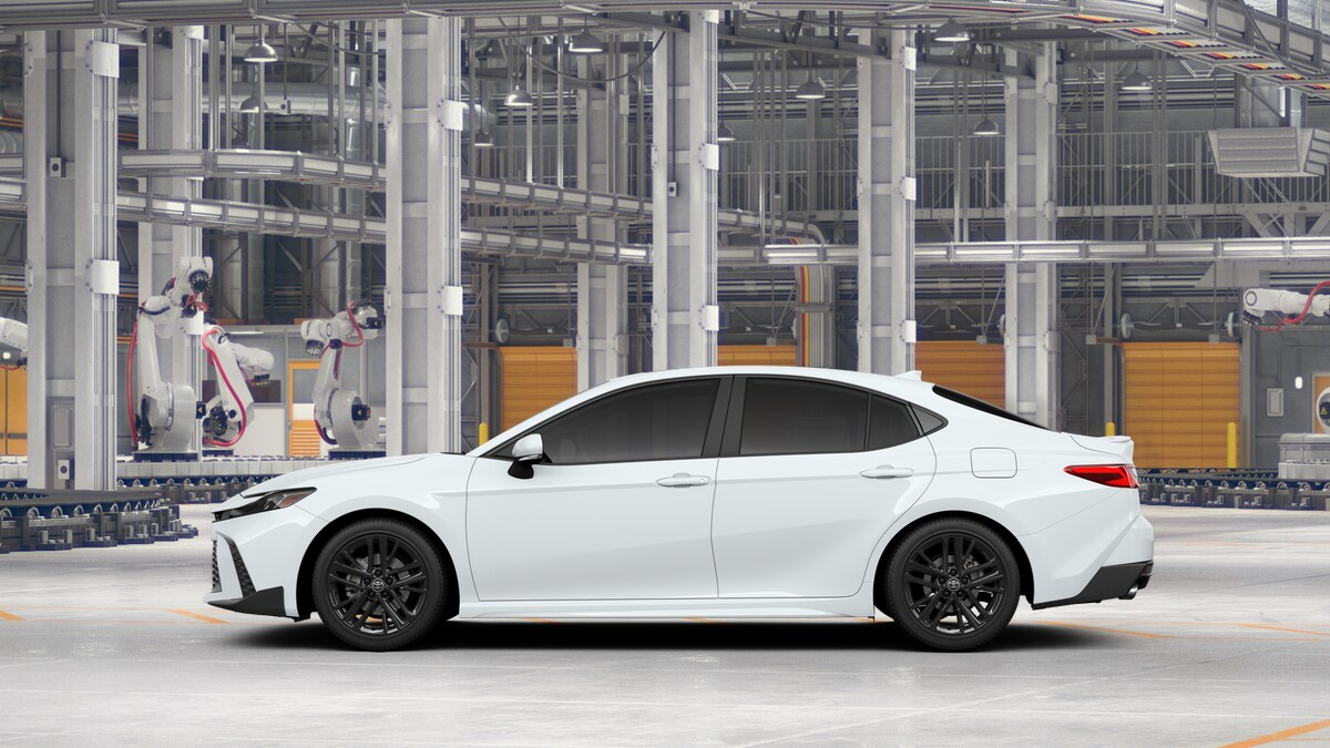 2026 Toyota Camry SE photo 4