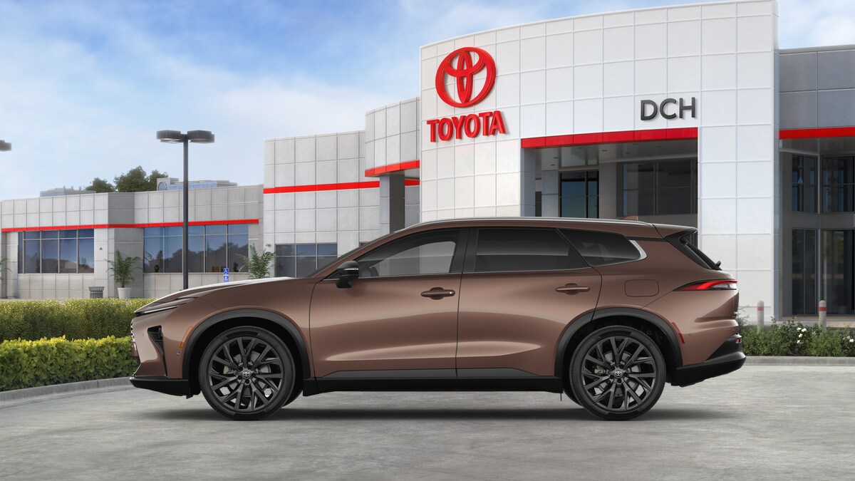 2025 Toyota Crown Signia Limited photo 4