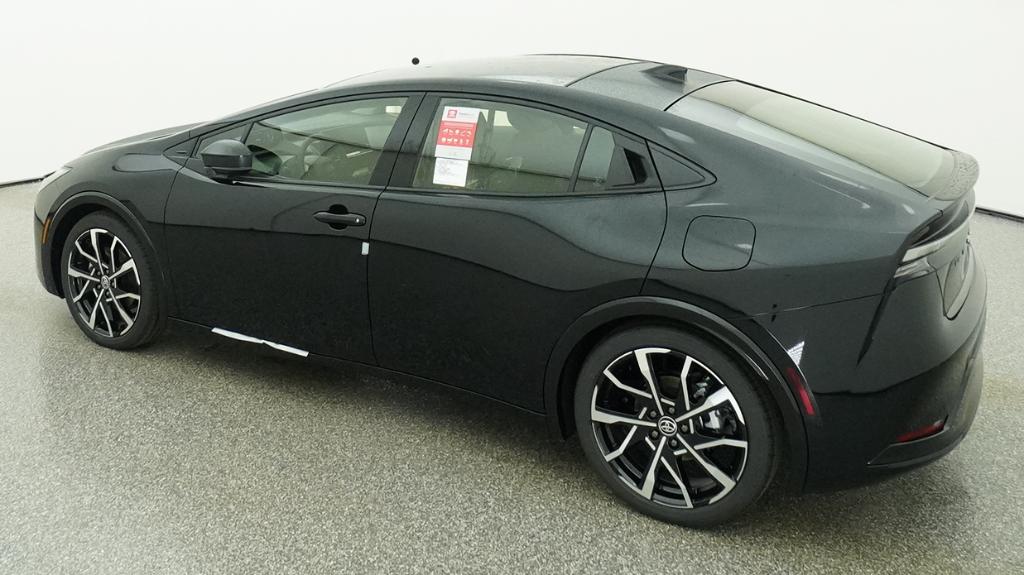 2026 Toyota Prius Plug-in Hybrid XSE - Photo 6