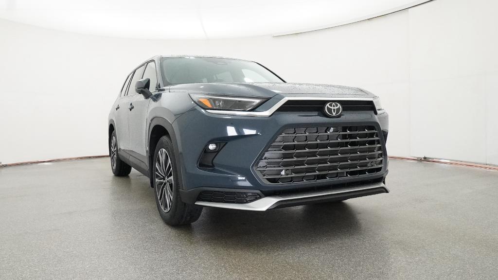 2026 Toyota Highlander Hybrid Platinum photo 4