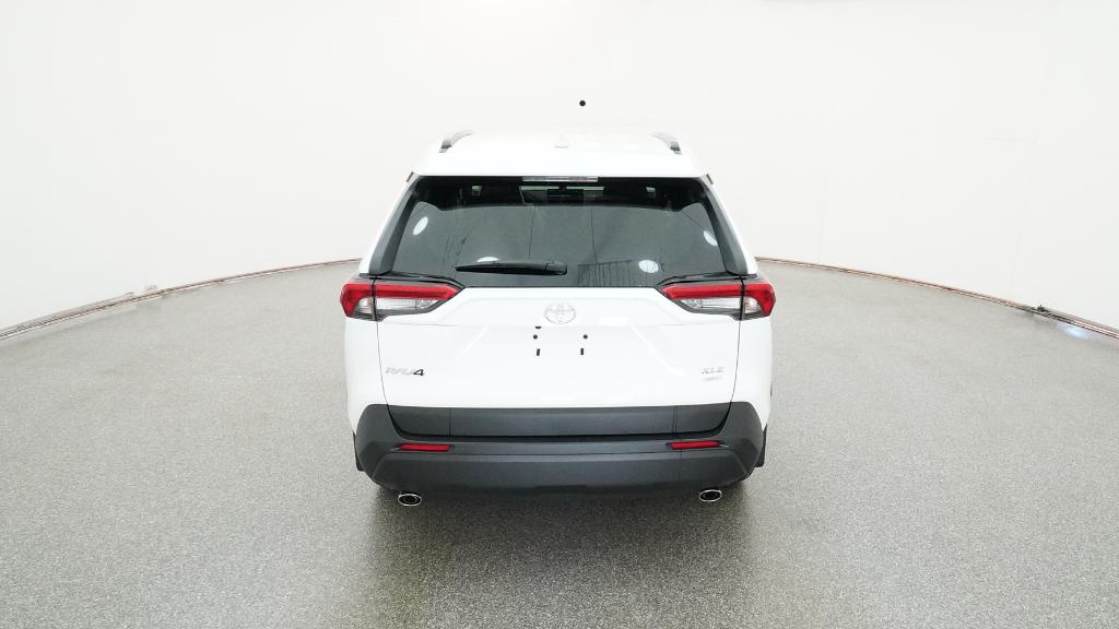 2025 Toyota RAV4 XLE photo 3