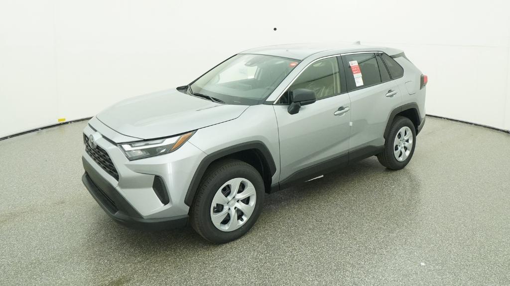 2025 Toyota RAV4 LE's photo