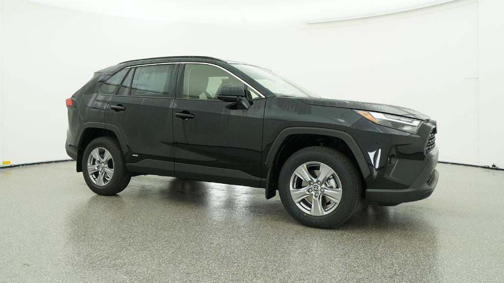 2025 Toyota RAV4 Hybrid LE photo 3