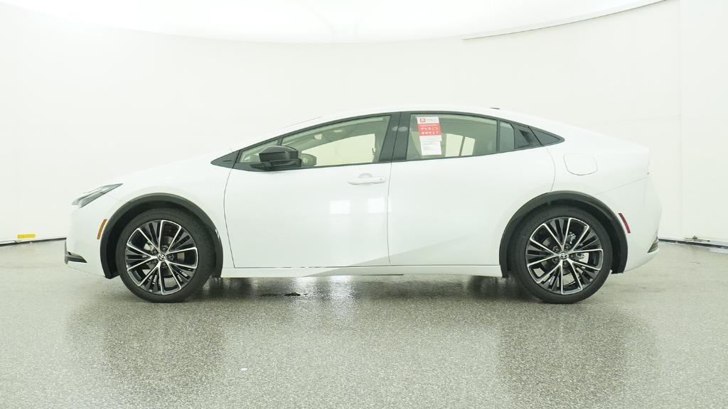 2026 Toyota Prius XLE photo 3