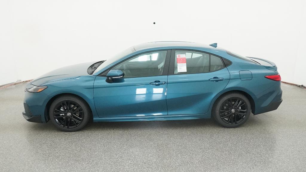 2026 Toyota Camry SE photo 3