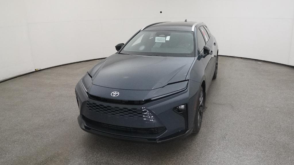 2025 Toyota Crown Signia Limited photo 2