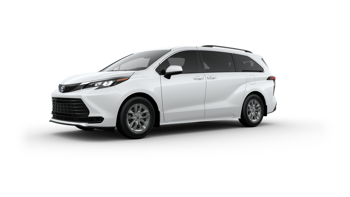 2025 Toyota Sienna LE photo 3