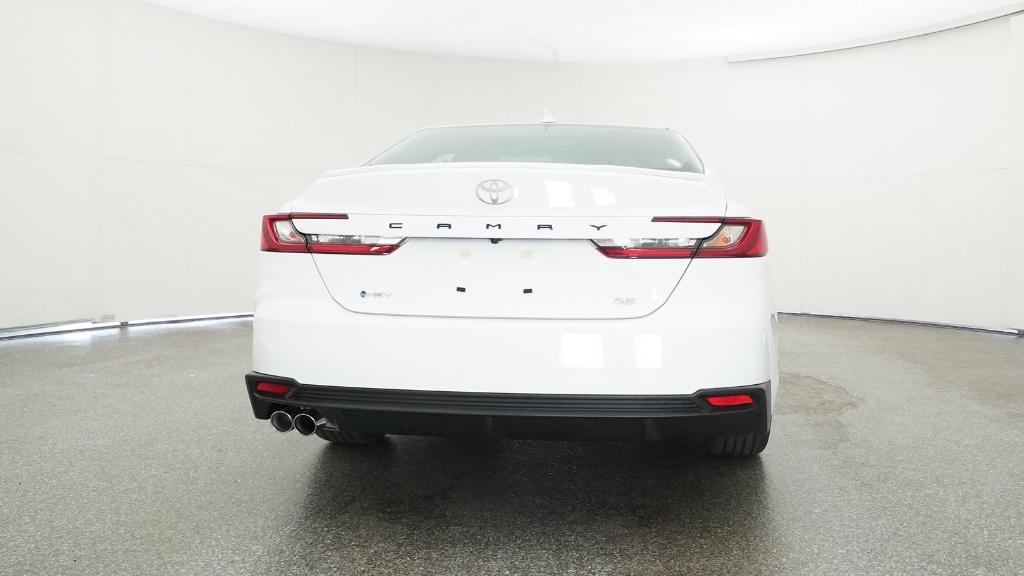 2026 Toyota Camry SE photo 4