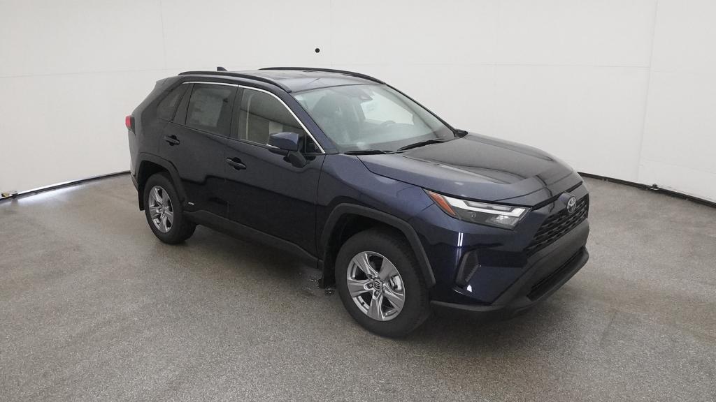 2025 Toyota RAV4 Hybrid XLE photo 2