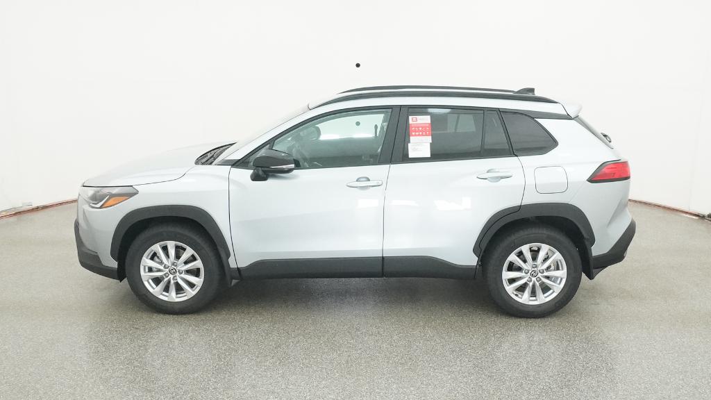 2025 Toyota Corolla Cross LE photo 3