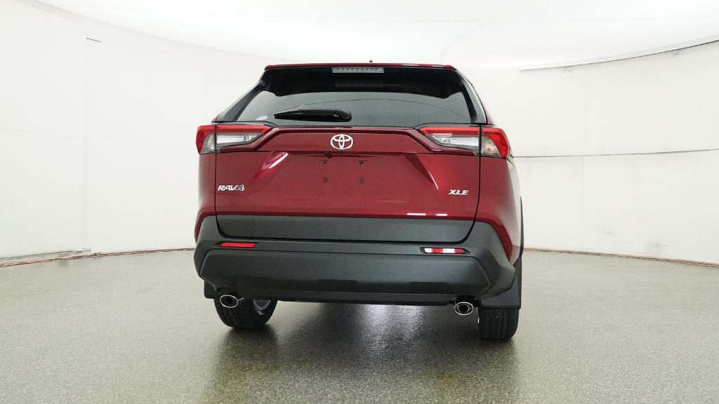 2025 Toyota RAV4 XLE photo 4