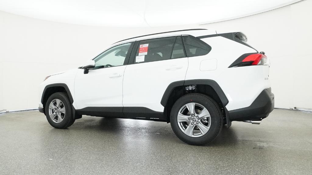 2025 Toyota RAV4 XLE photo 2