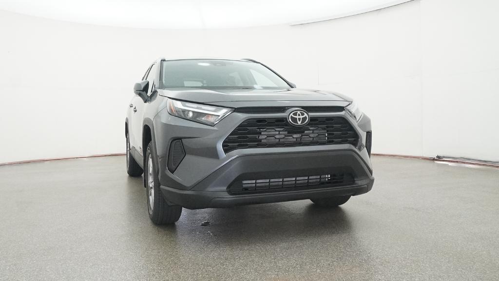 2025 Toyota RAV4 XLE photo 2